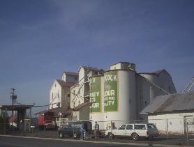 Window cleaning in Lehi