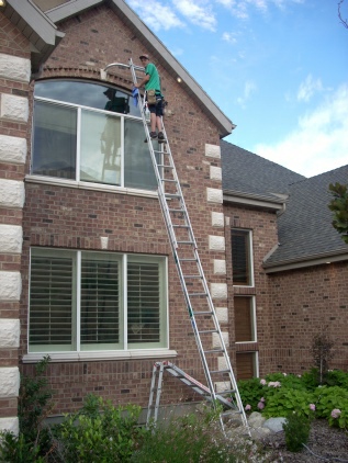 Window cleaning in Highland